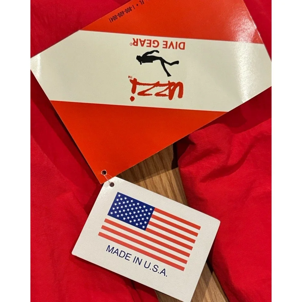 Uzzi Dive Gear Flag Windbreaker Jacket Size L/XL Surf New With Tags 80s 90s
